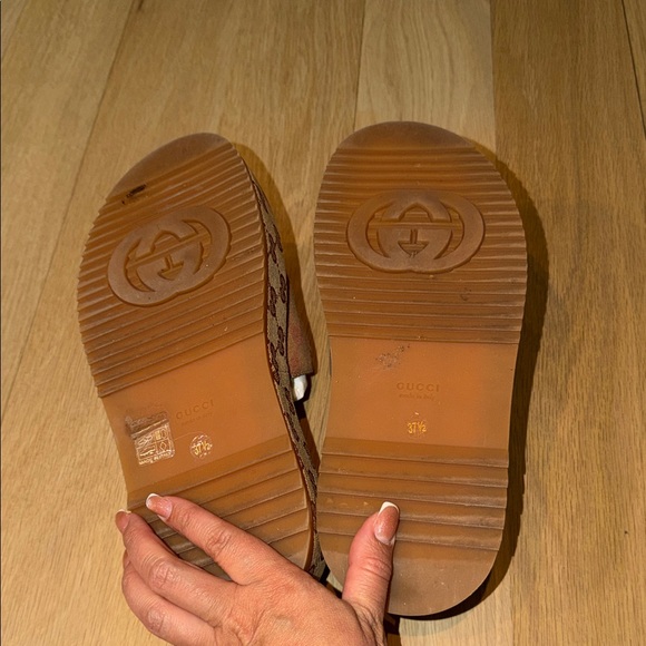 Gucci Beige Monogram Canvas Espadrilles with Burgundy Footbed - Picture 4 of 4